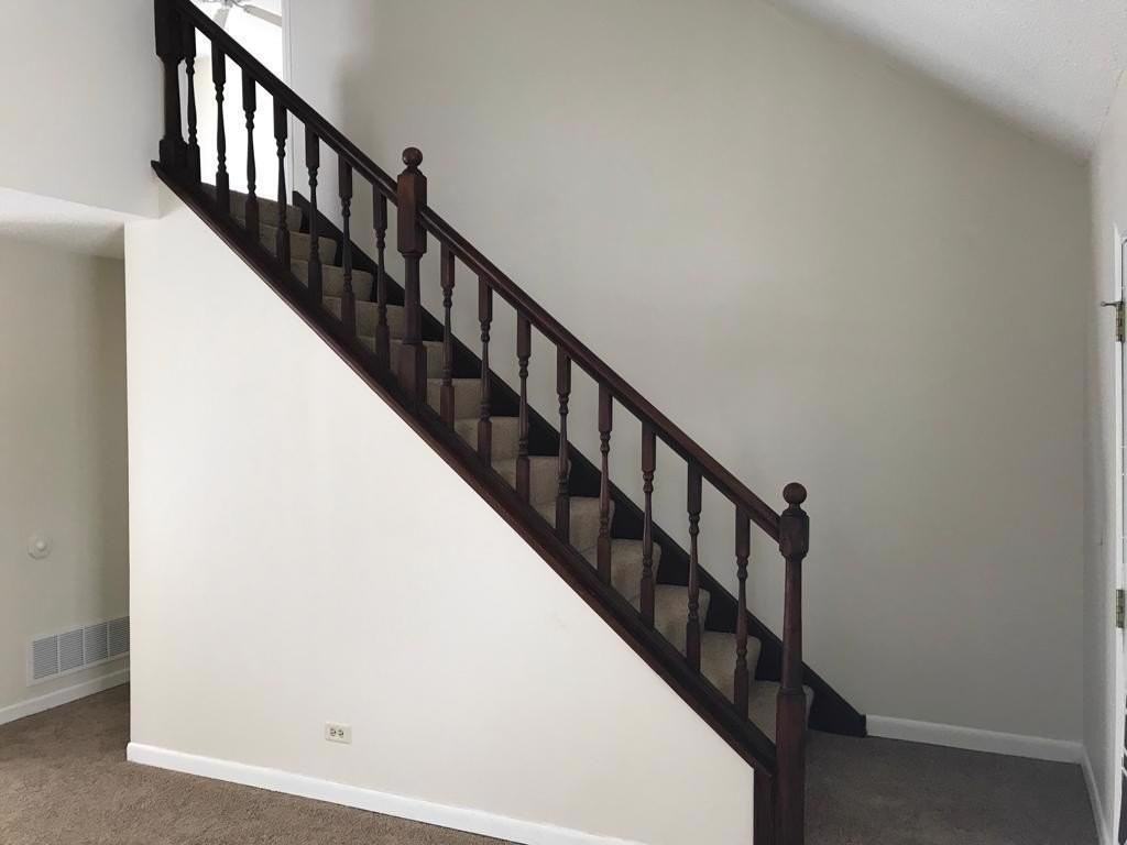 3427 Fox Hill Rd - Photo 4 of 15