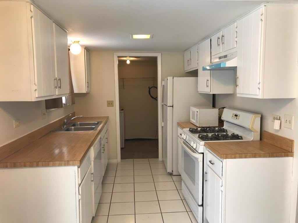 3427 Fox Hill Rd - Photo 6 of 15