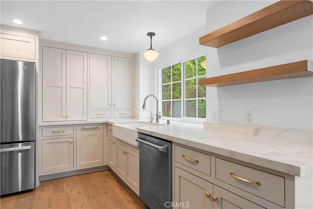 3437 Wimbledon Way - Photo 2 of 50