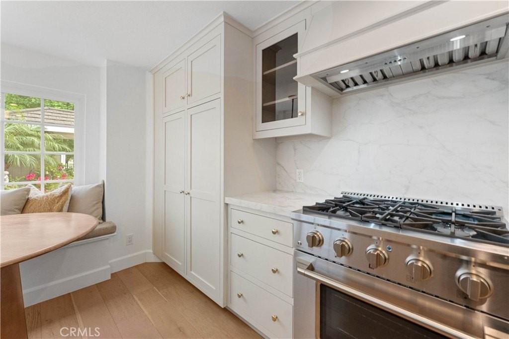 3437 Wimbledon Way - Photo 3 of 50