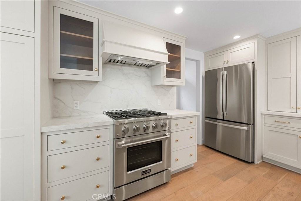 3437 Wimbledon Way - Photo 4 of 50