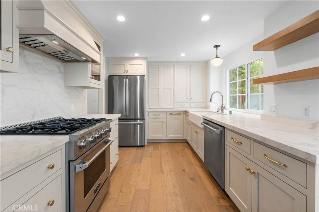 3437 Wimbledon Way - Photo 7 of 50
