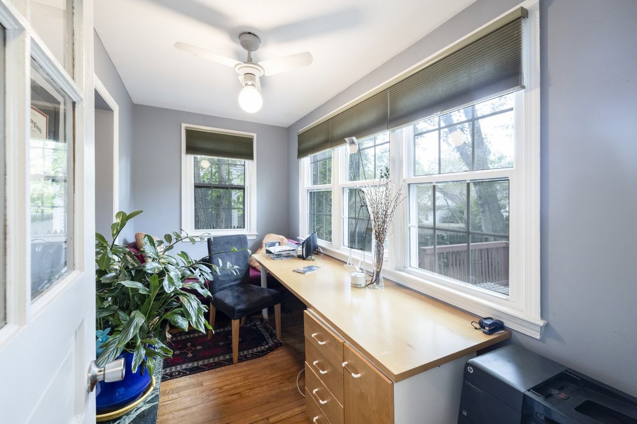 4850 Crescent St #1 - Photo 6 of 19