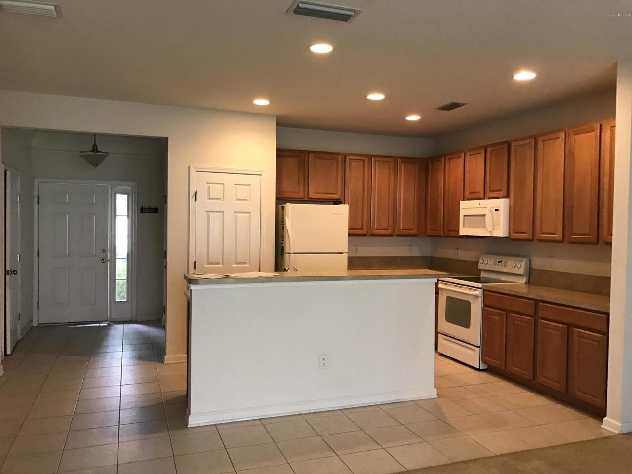 7104 Stonelion Cir - Photo 2 of 15
