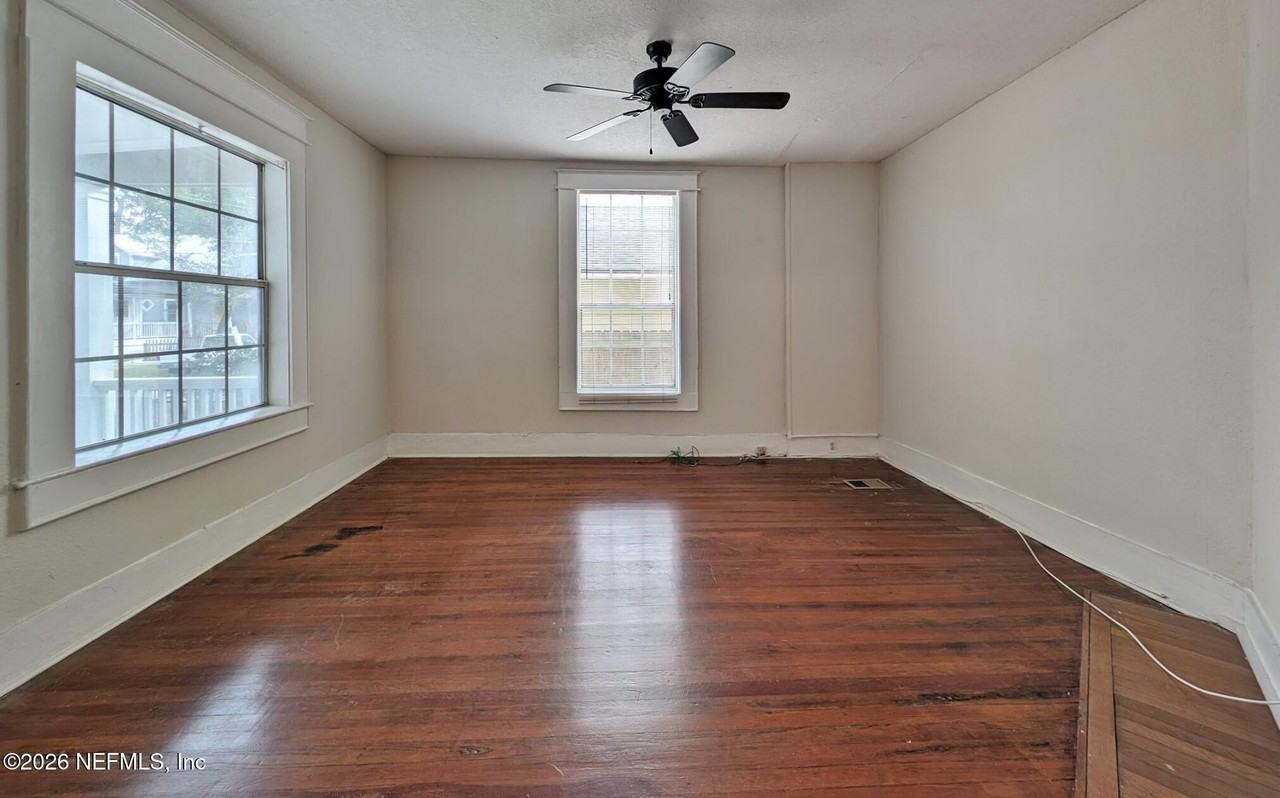 424 Walnut Ct - Photo 4 of 10