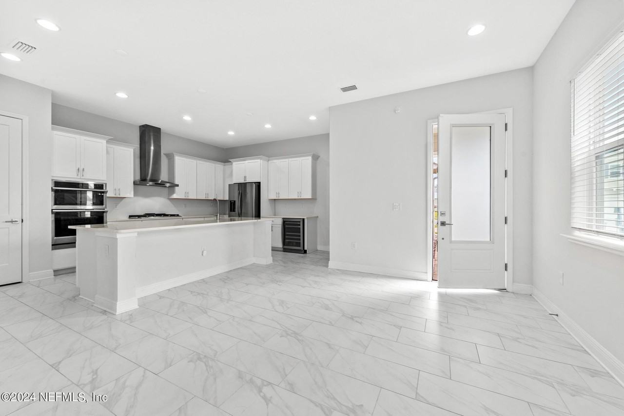 467 Rum Runner Way - Photo 3 of 33