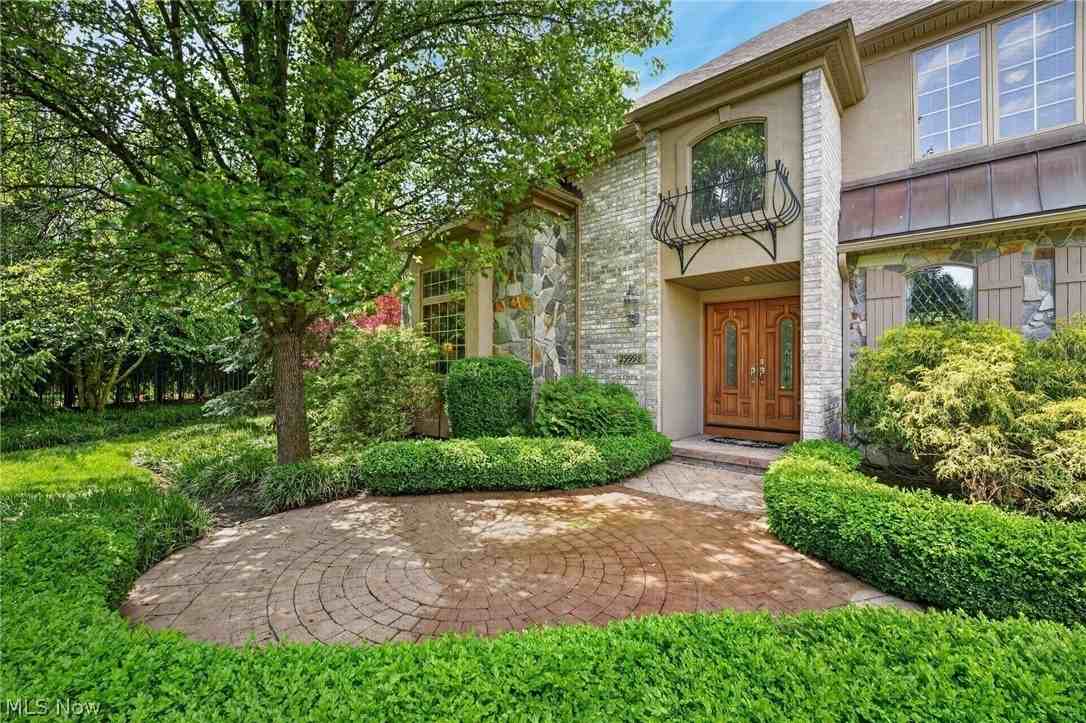 29998 Hilliard Blvd - Photo 2 of 23