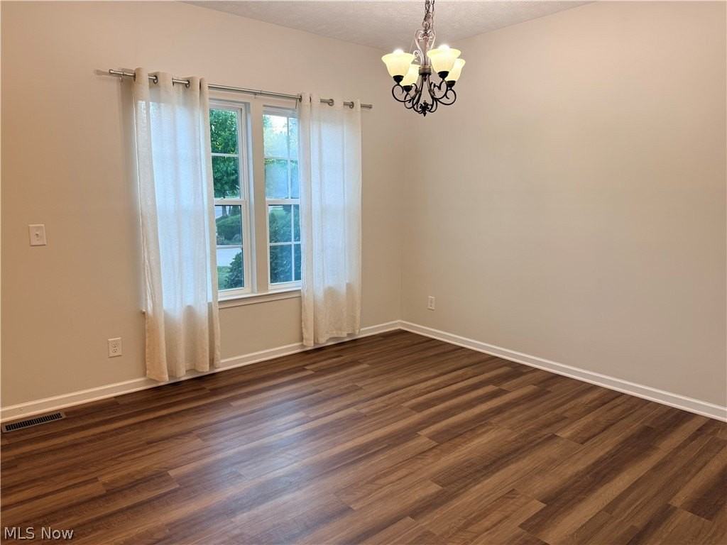 5055 Lake Forest Dr - Photo 5 of 33