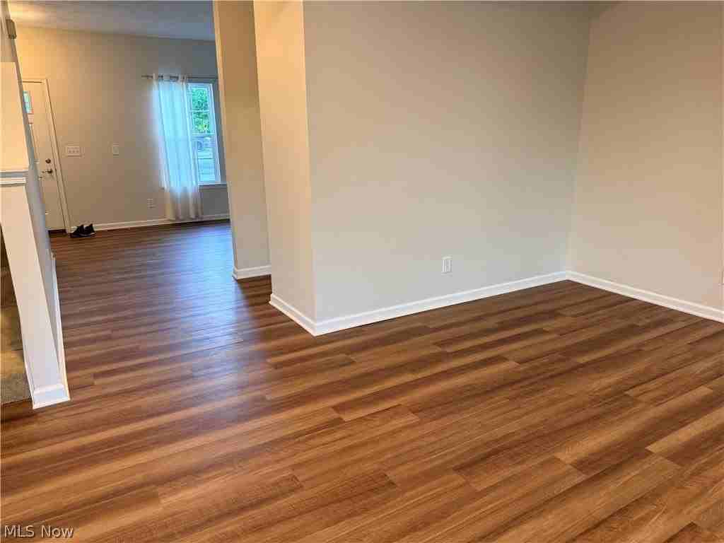 5055 Lake Forest Dr - Photo 7 of 33