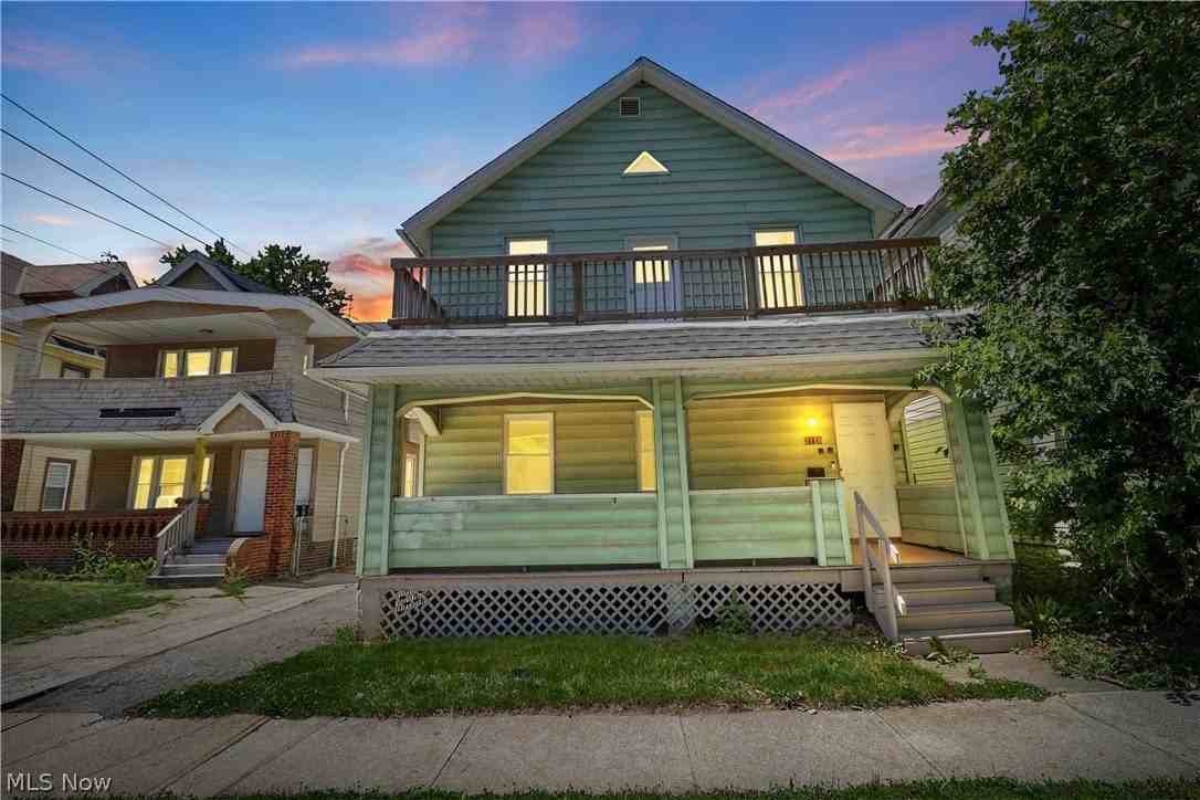 3118 W 30th St - Photo 2 of 12