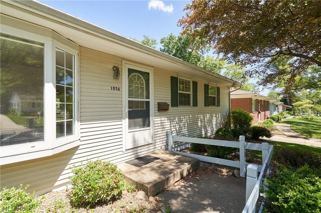1056 Endicott Dr - Photo 2 of 27