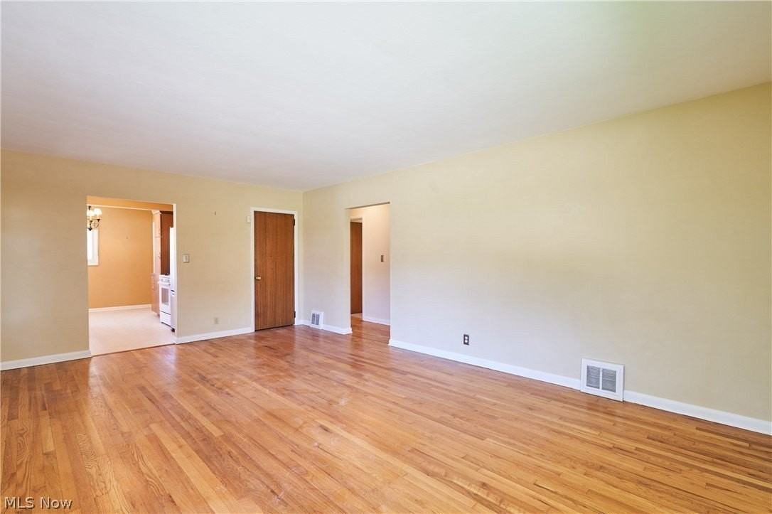 2620 Mogadore Rd - Photo 6 of 27