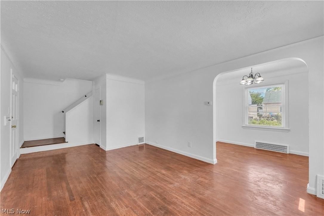 15803 Delrey Ave - Photo 6 of 25