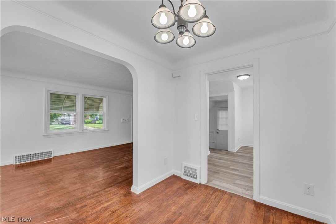 15803 Delrey Ave - Photo 7 of 25