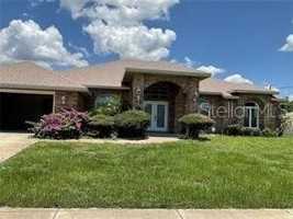 featured image of 715 Fairlawn Dr