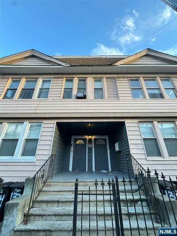 132 Goodwin Ave #1