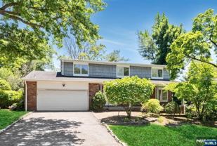 439 Summit St - Photo 1 of 1