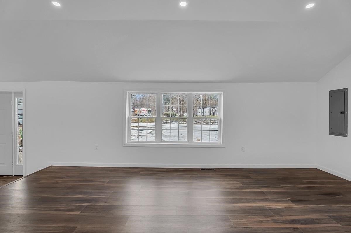 297 Elm St - Photo 7 of 30