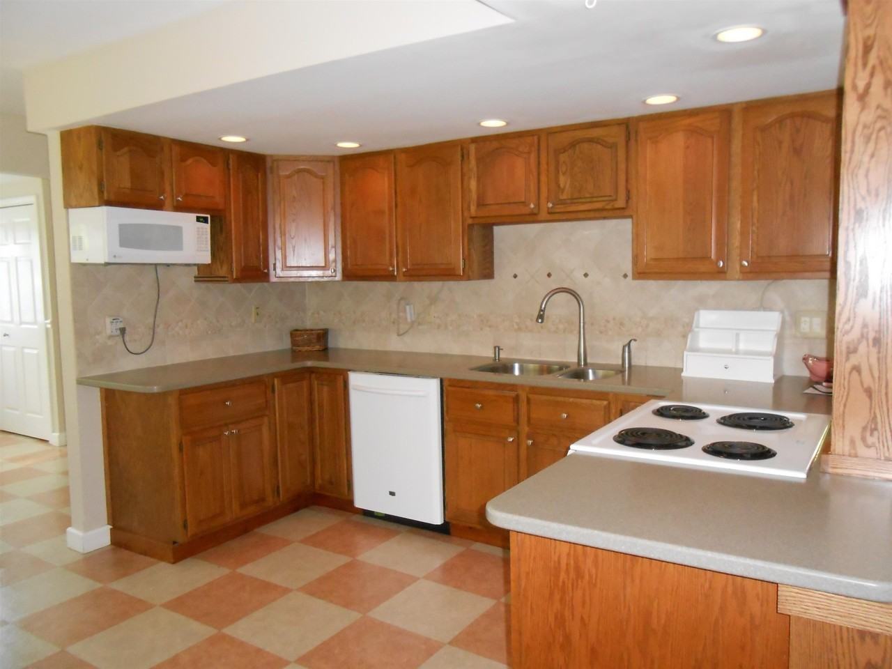1651 River Rd - Photo 3 of 12