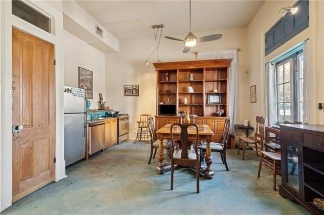 600 Marigny St - Photo 4 of 10