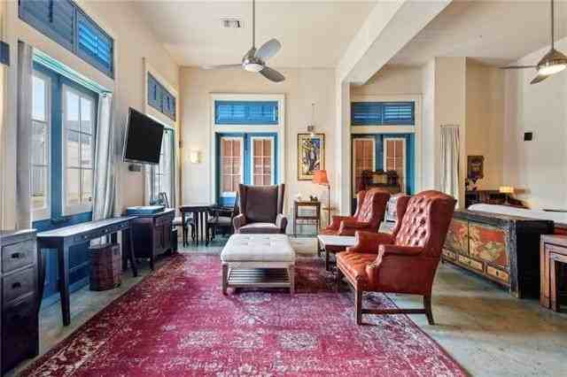 600 Marigny St - Photo 7 of 10