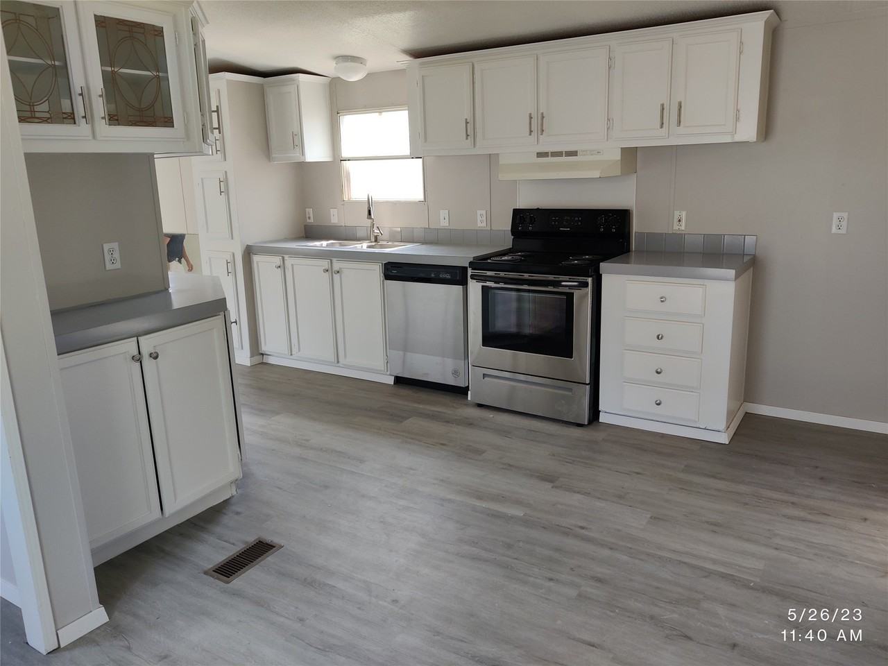 307 Jones Cir - Photo 3 of 12