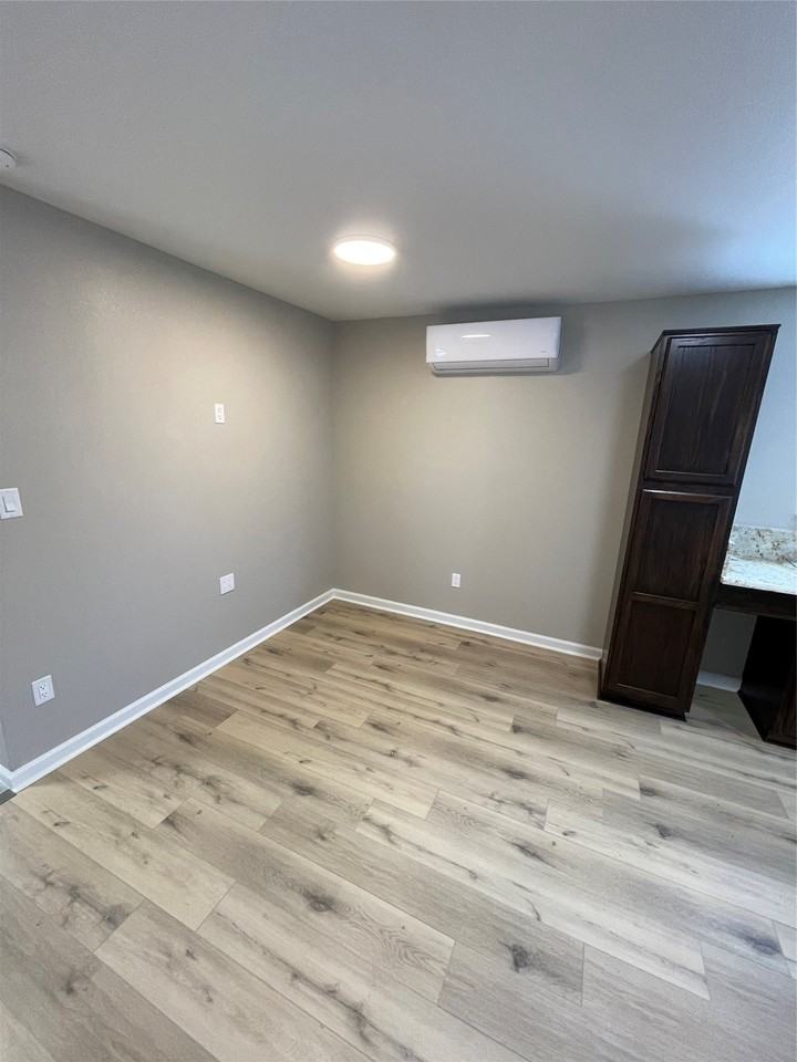 110 Crockett St #A - Photo 5 of 17