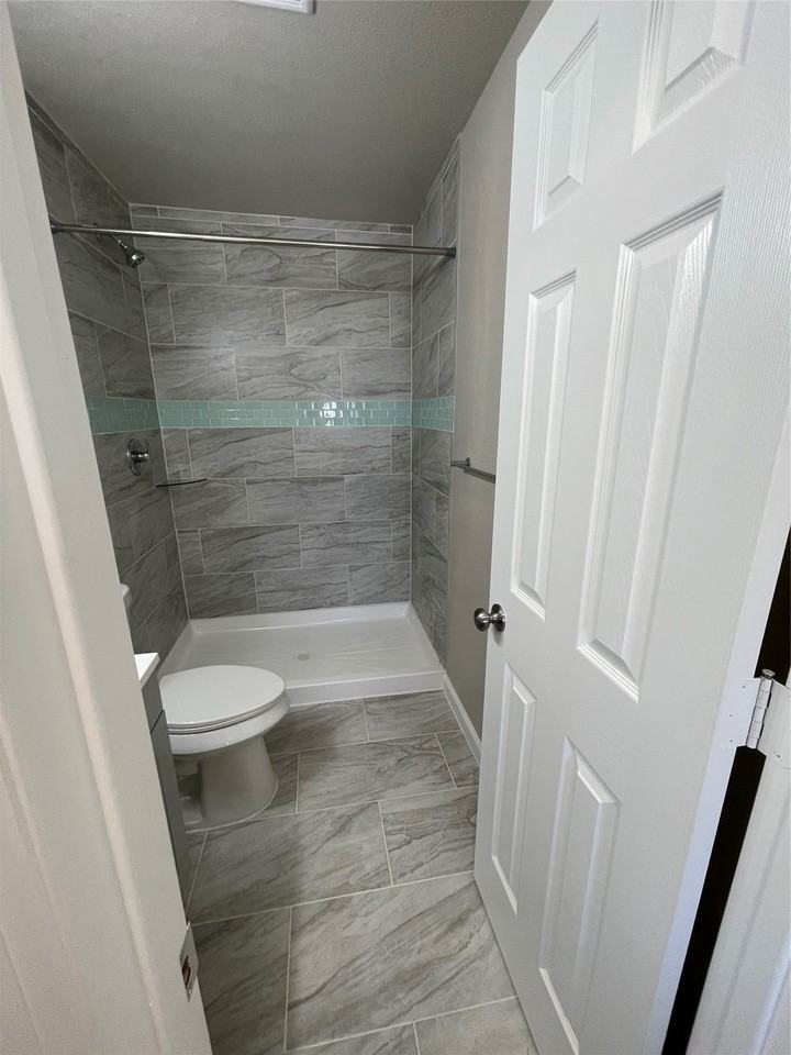 110 Crockett St #A - Photo 7 of 17