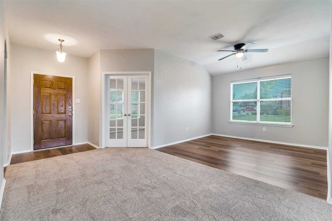 3690 Chestnut Trl - Photo 3 of 25