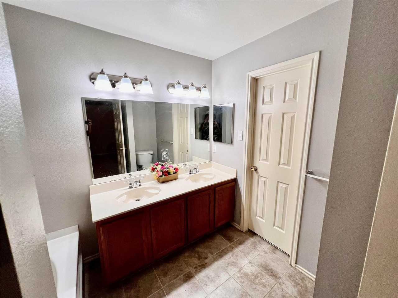 12985 Vassar Dr - Photo 5 of 13
