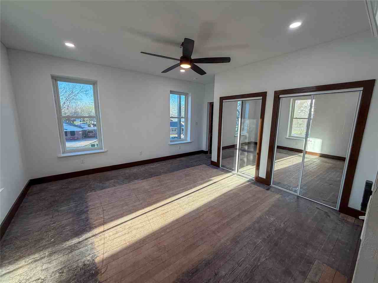 107 E Stone St #B - Photo 5 of 16