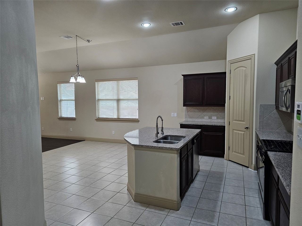 4012 Eaton Park Dr - Photo 7 of 23