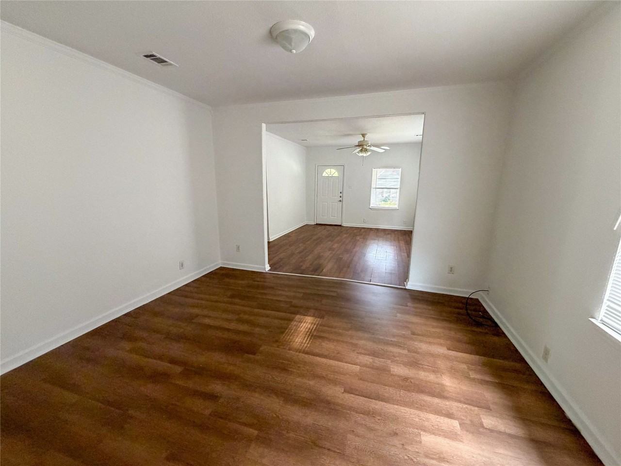 114 E Hull St - Photo 5 of 19
