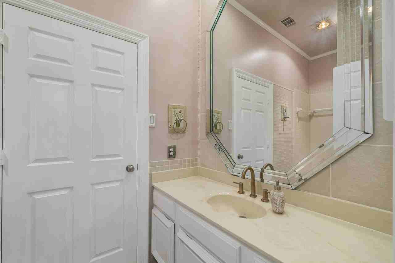 4503 Bretton Bay Ln - Photo 7 of 40