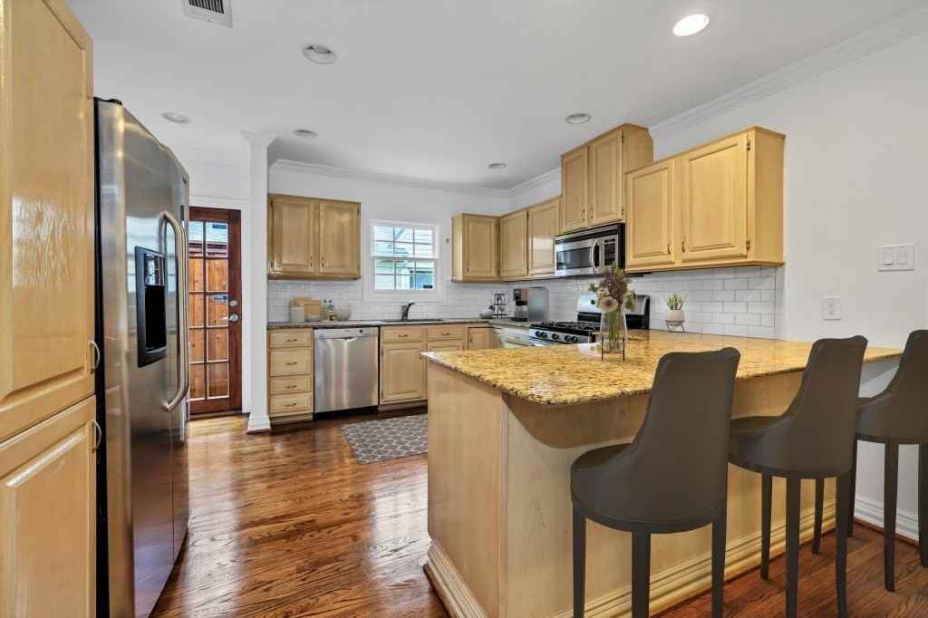 5604 Martel Ave - Photo 5 of 13