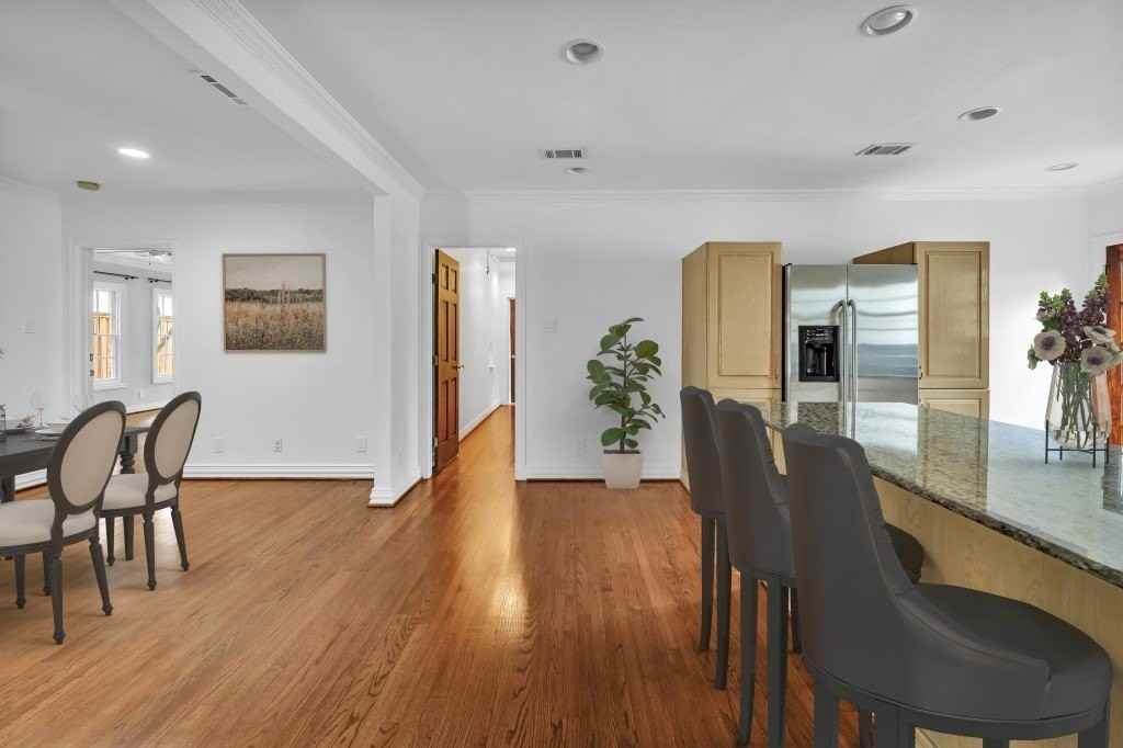 5604 Martel Ave - Photo 6 of 13