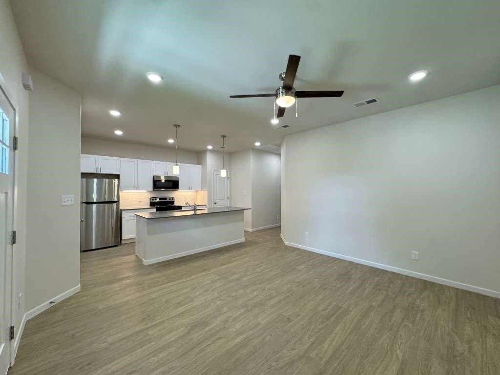 1223 S Austin St #1223 - Photo 5 of 15
