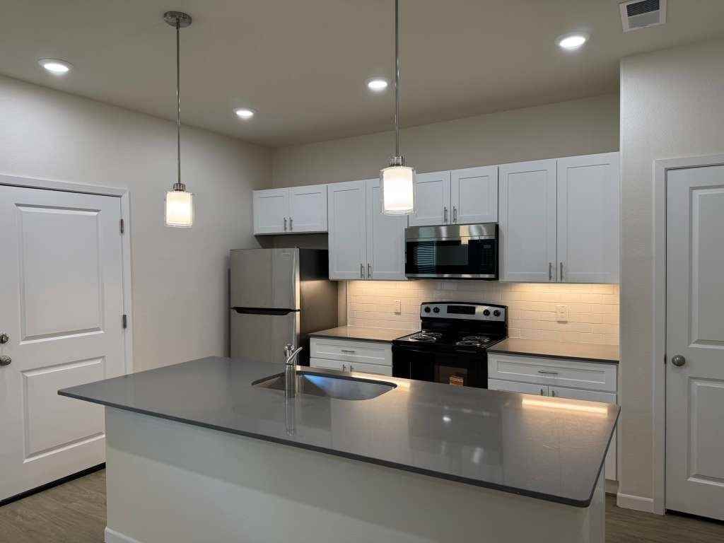 1223 S Austin St #1223 - Photo 7 of 15