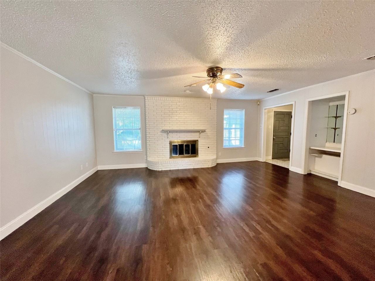 1915 Wendy St - Photo 2 of 11