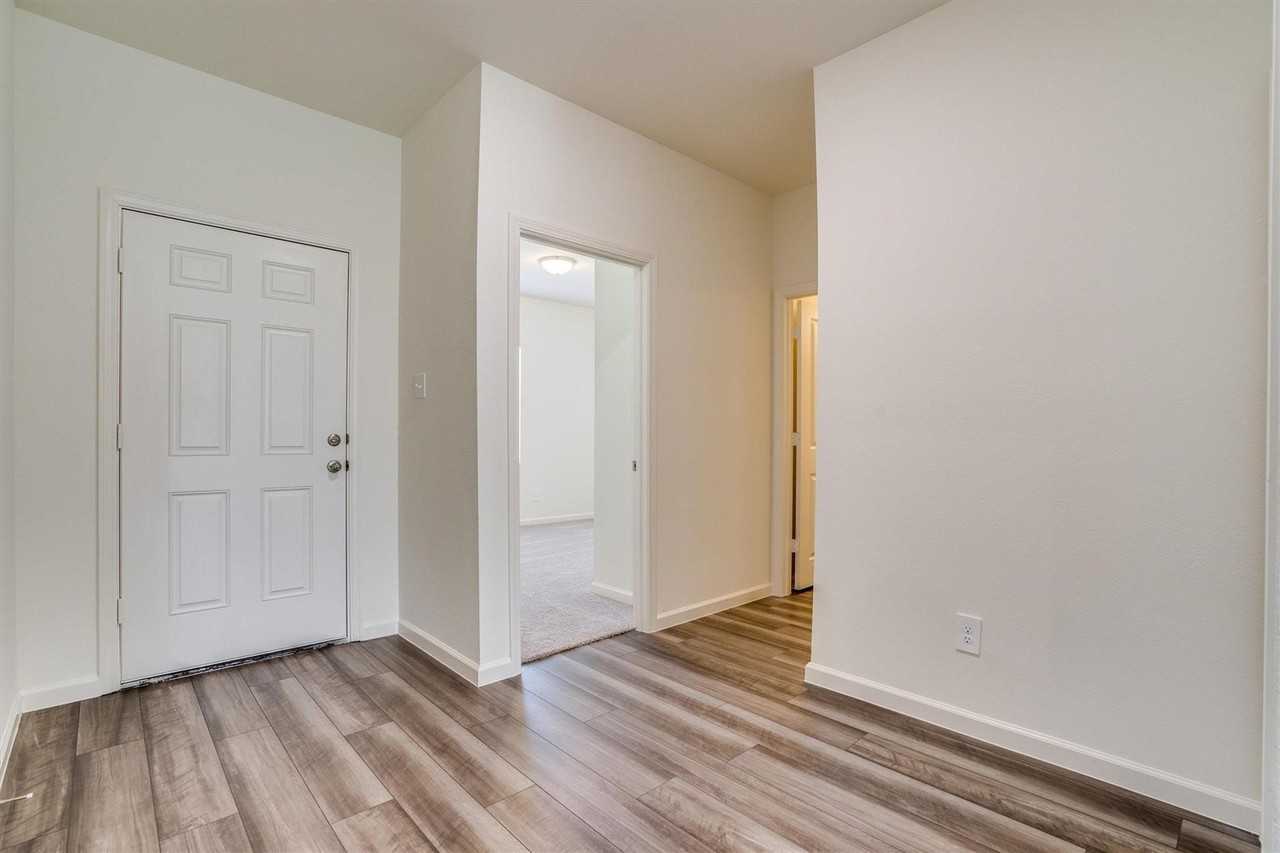 778 Camden Dr - Photo 4 of 27