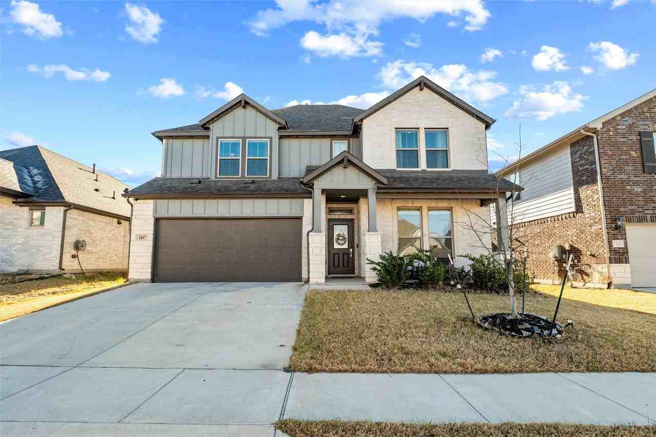 2417 Mankato Dr - Photo 3 of 38