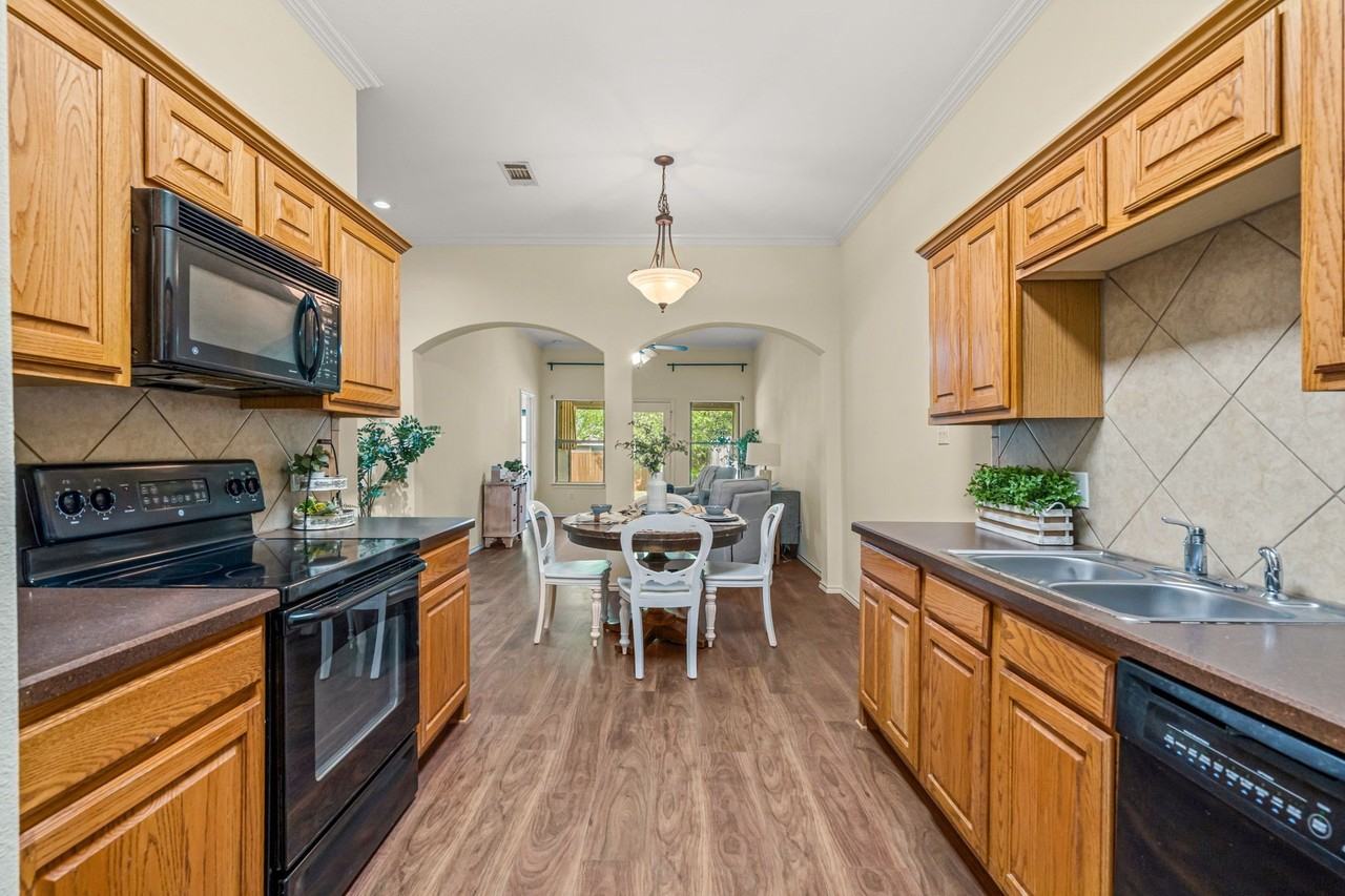 502 S Main St #B - Photo 6 of 25
