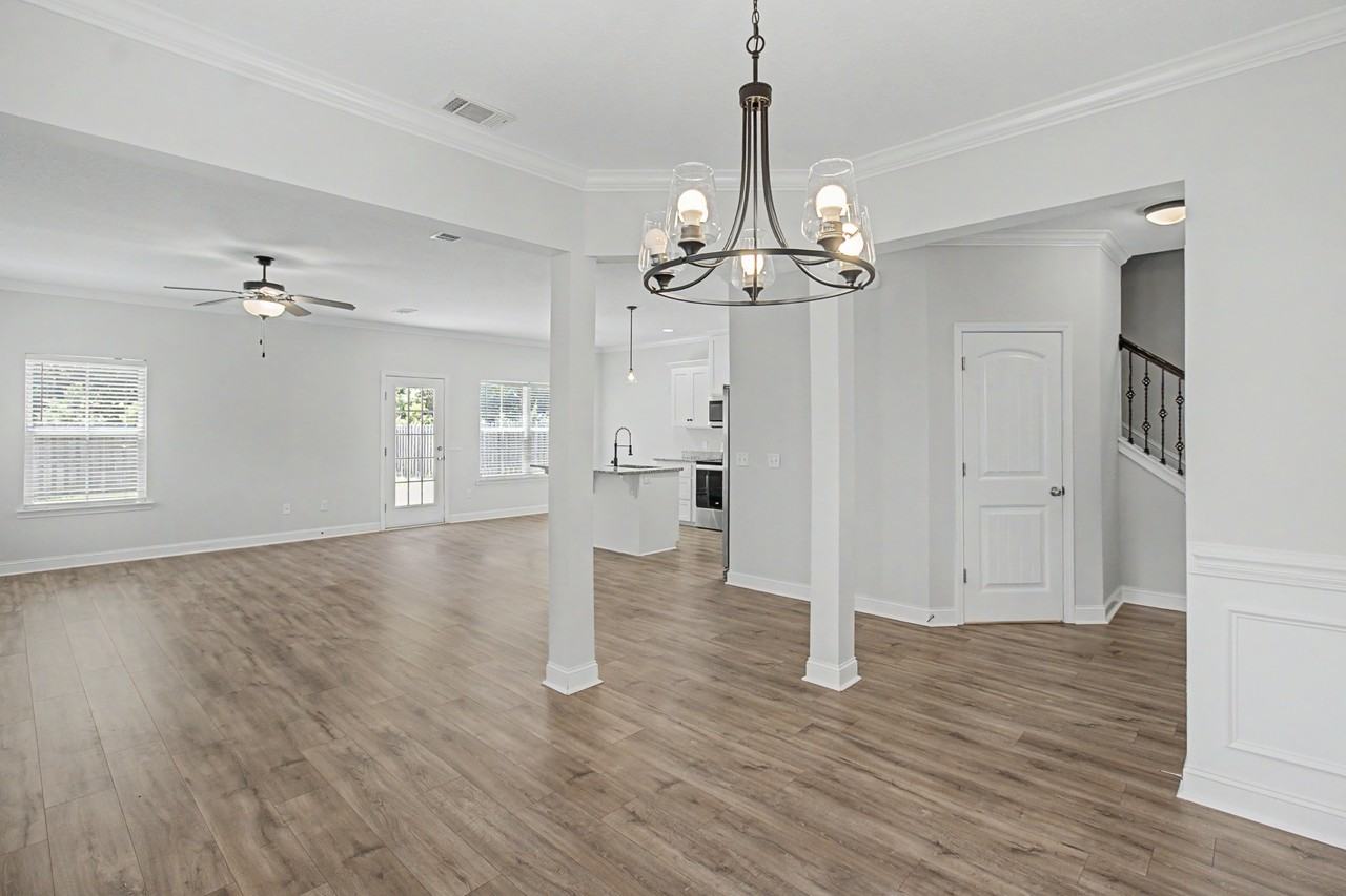 156 Hamlet Ct #1 - Photo 4 of 33