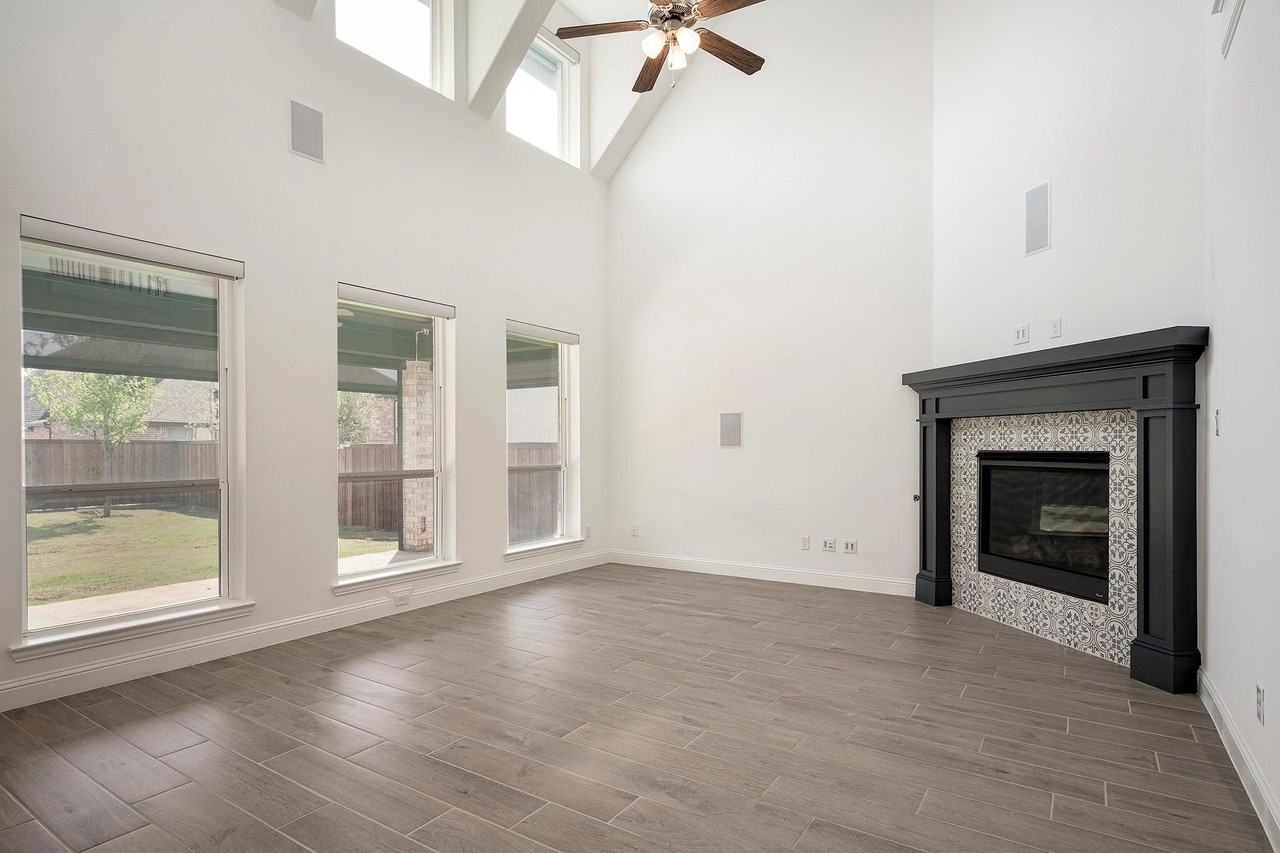 2351 Waterford Way - Photo 3 of 27