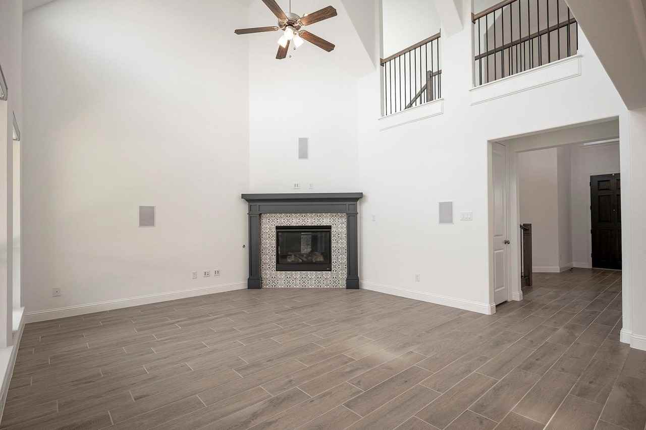 2351 Waterford Way - Photo 4 of 27