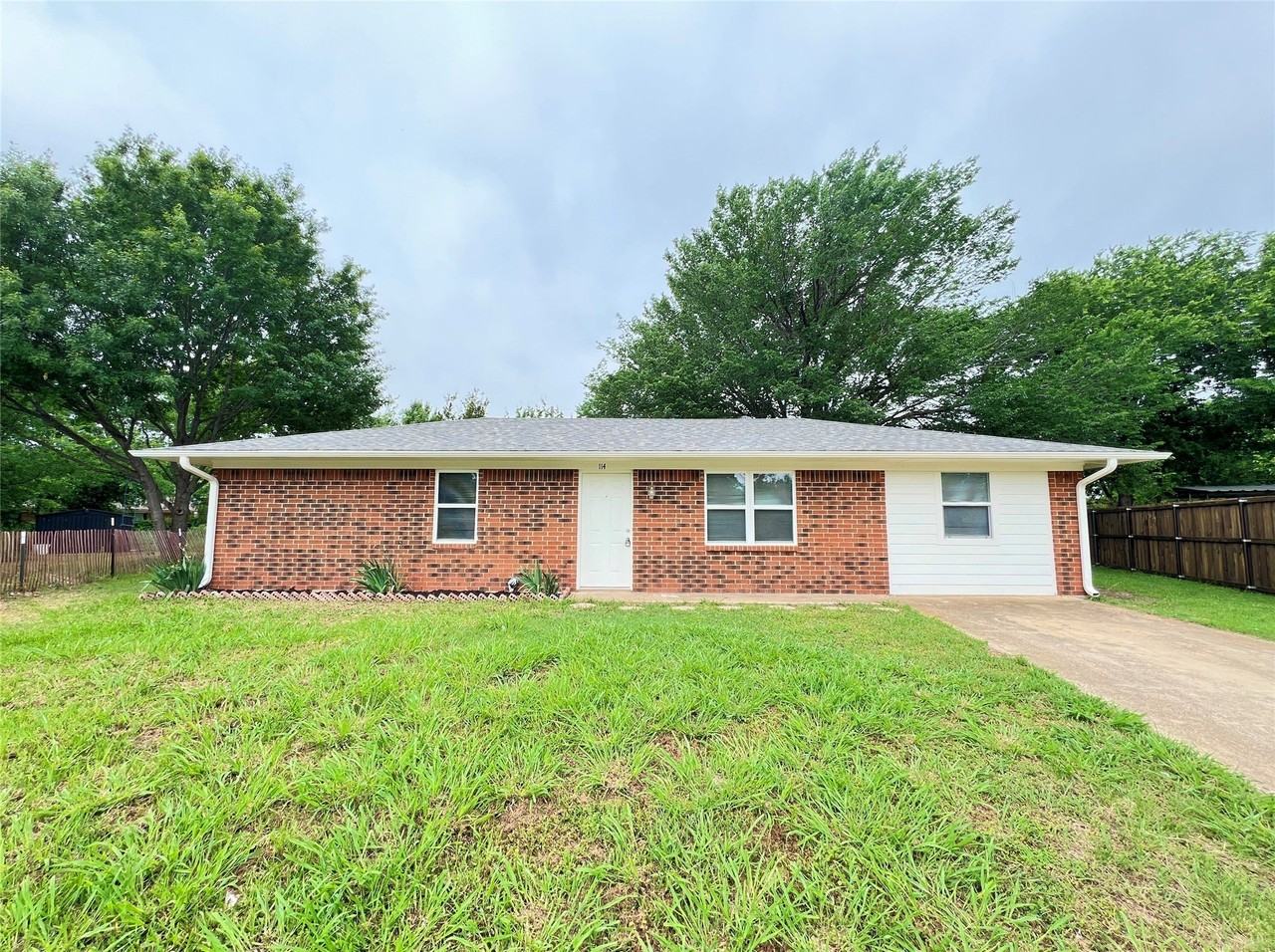 114 Southmanor Ct
