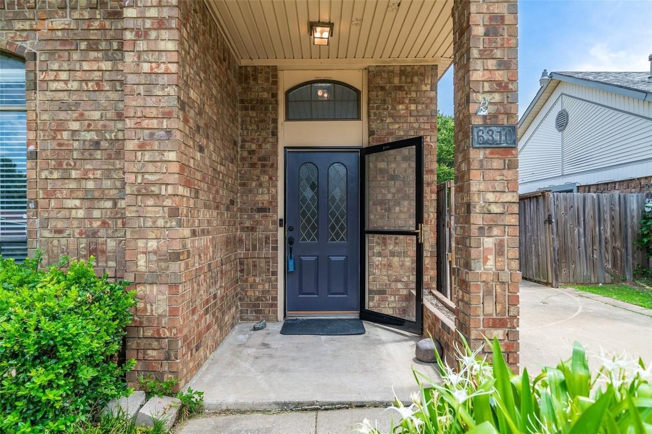 6310 Azalea Dr - Photo 3 of 18
