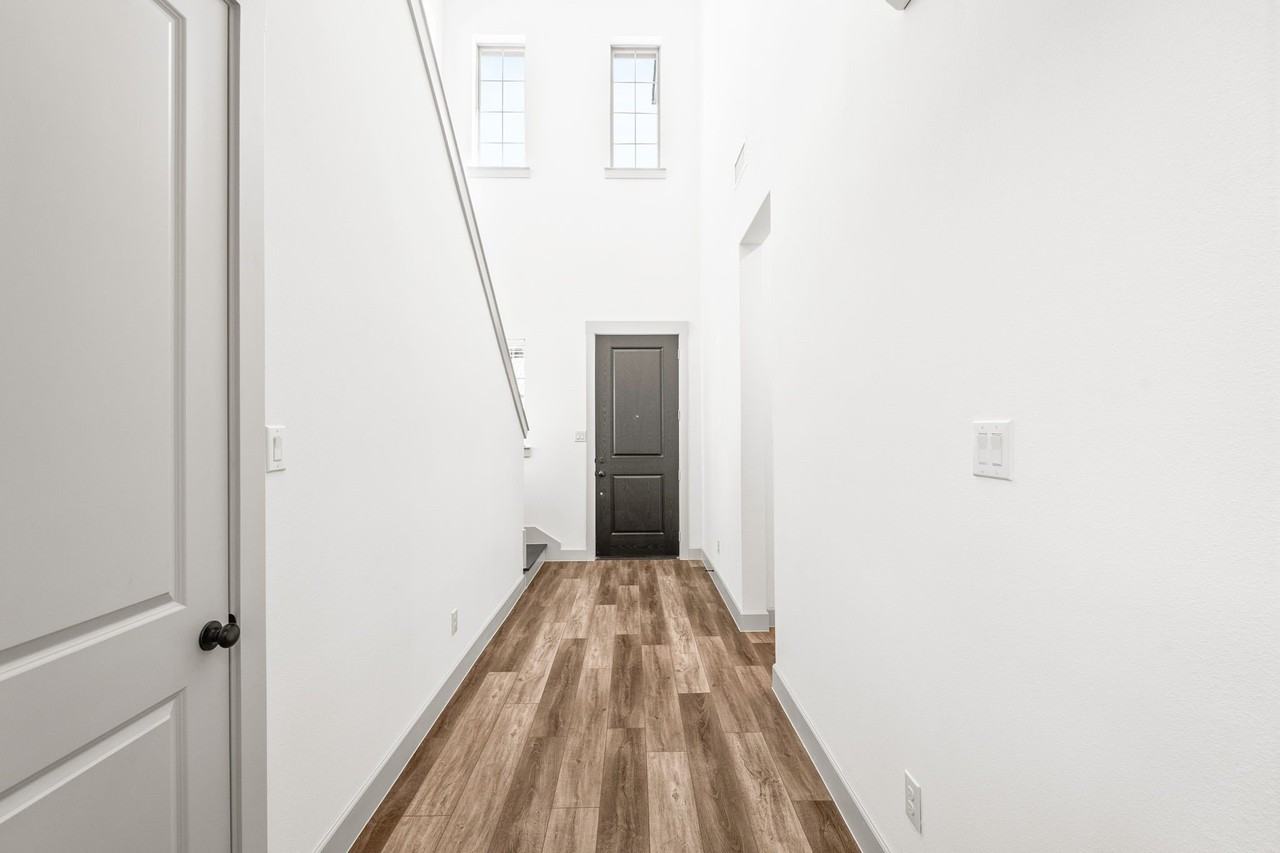 7937 Piedmont Ave - Photo 3 of 40