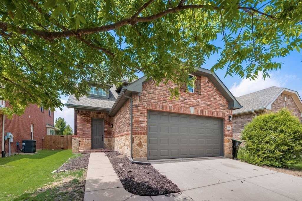 1709 Belton Dr - Photo 3 of 21