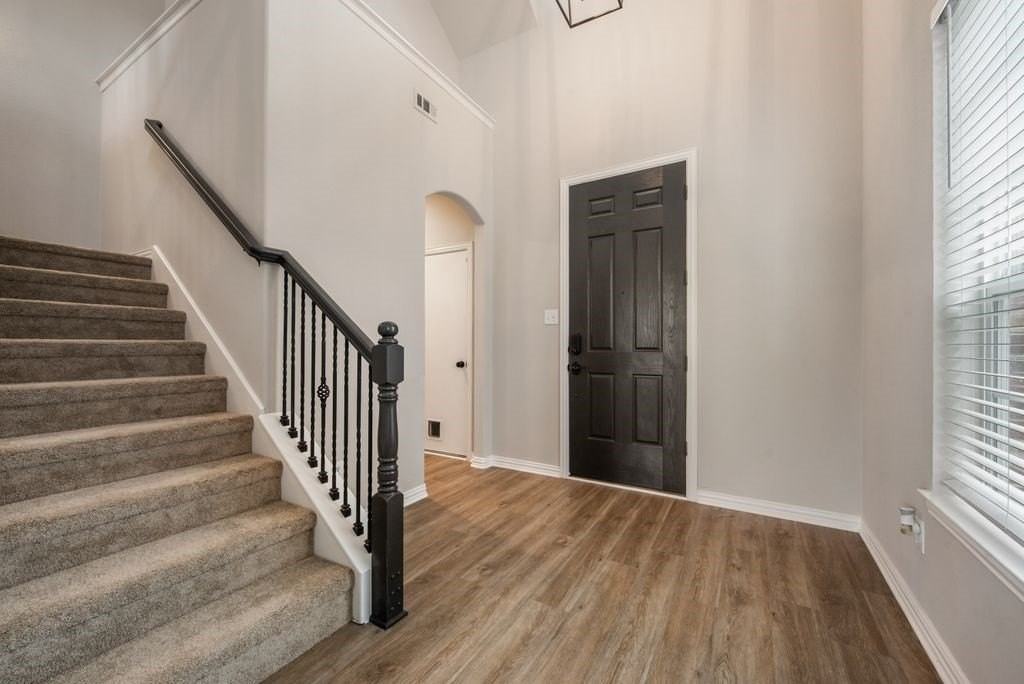 1709 Belton Dr - Photo 5 of 21